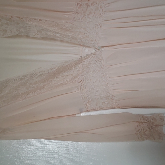 Vintage Michelene Peignoir Robe - Picture 4 of 16